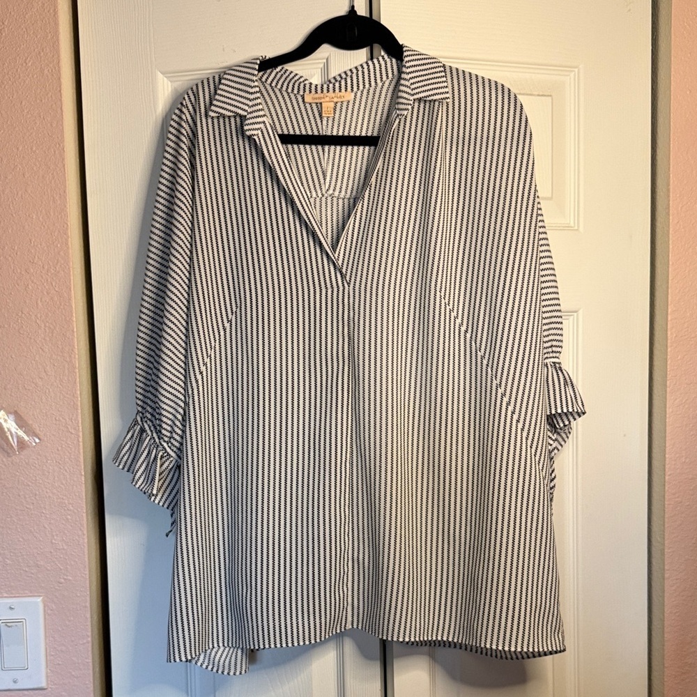 Gibson Latimer Black and White Striped Blouse with back opening size L